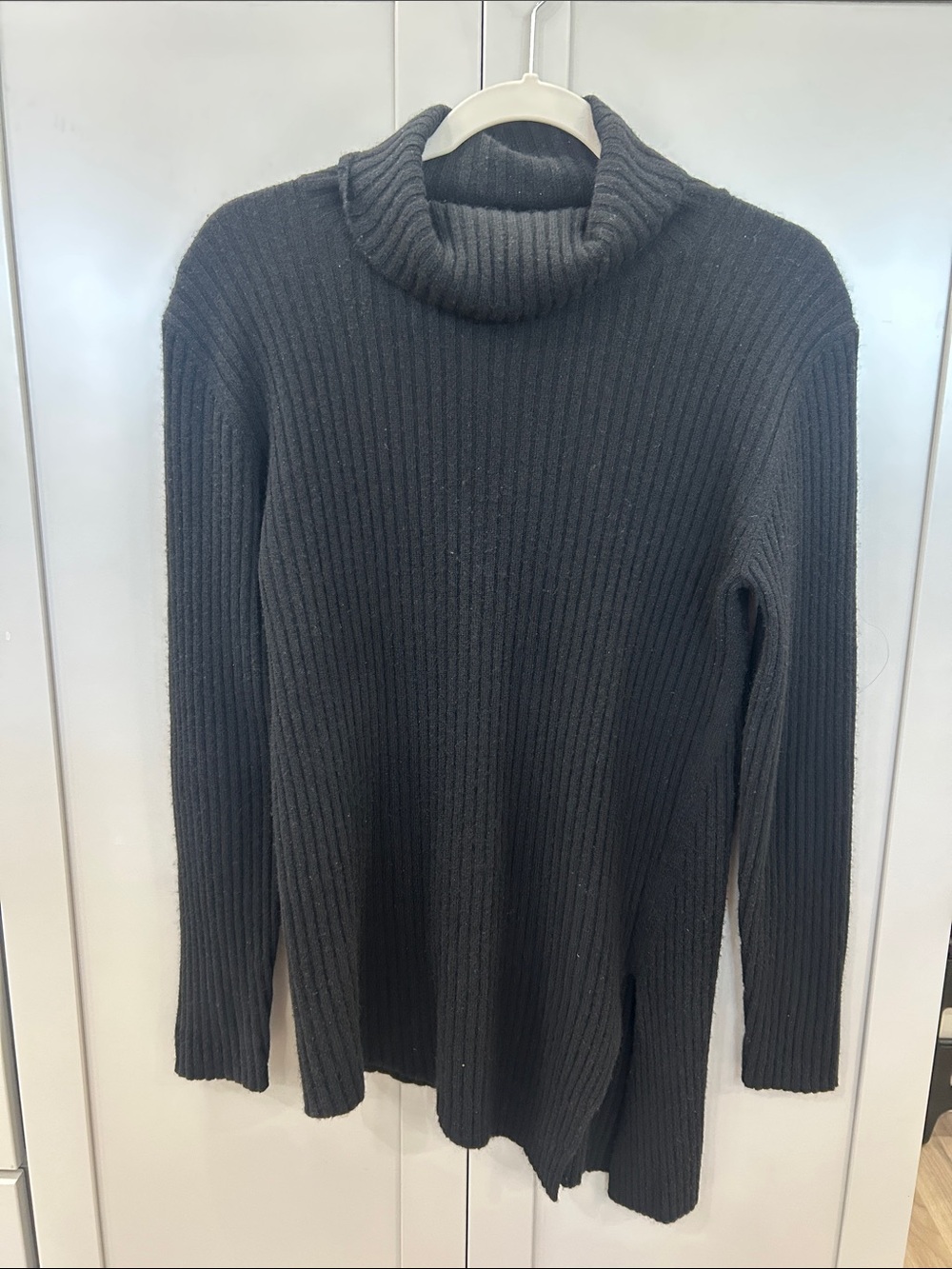 Neiman Marcus 100% Cashmere Black Ribbed Asymmetrical Turtleneck Sweater M